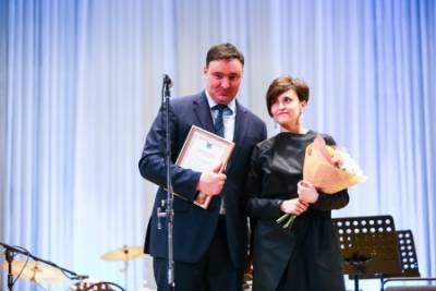 Руслан Болотов поздравил работников культуры с профессиональным праздником