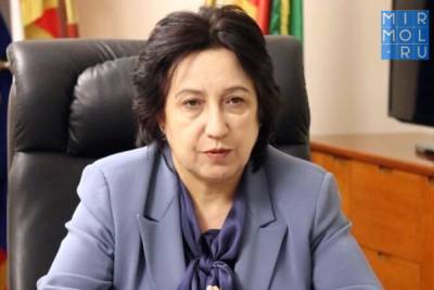 Уммупазиль Омарова покинула пост врио министра образования и науки Дагестана