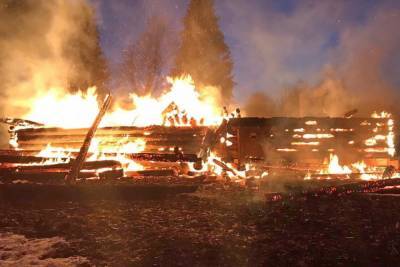 В Починковском районе сгорел жилой дом когда его хозяева были на работе