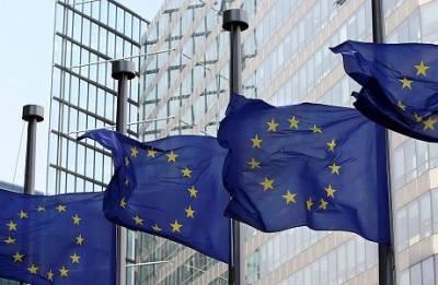 Евросоюз увеличивает производство вакцин против COVID-19, — Reuters