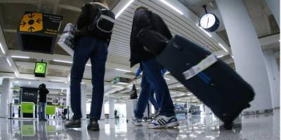 Пандемия COVID-19 не утихает — Кулеба посоветовал украинцам отказаться от путешествий за границу