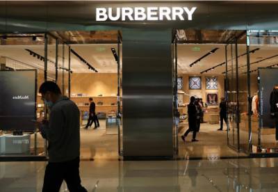 В Китае объявили бойкот люксовому бренду Burberry