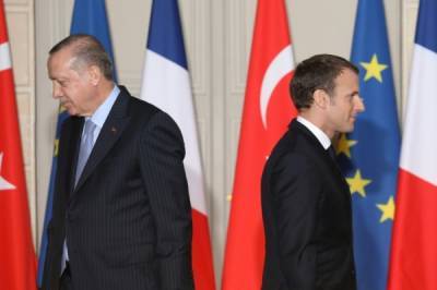 Эрдоган и Макрон опять ссорятся: Анкара одёрнула Париж за год до выборов