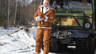 Песков прокомментировал возросший спрос на охотничьи костюмы, как у Путина