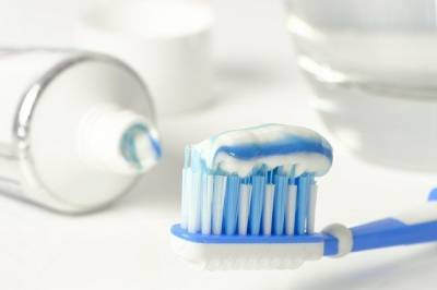 Стоматолог объяснил, как выбрать эффективную зубную пасту
