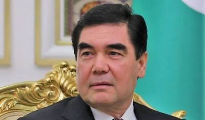 Президент Туркмении научил чиновников правильно срезать помидоры