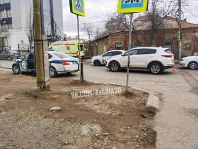 В Астрахани на перекрестке улиц Кирова и Бакинской сбили женщину с ребенком