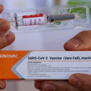В МОЗ определили, кого прежде всего будут прививать вакциной CoronaVac