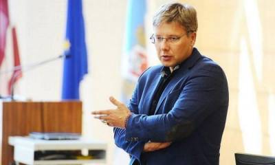 Нил Ушаков предложил открыть в Латвии собственное производство вакцин