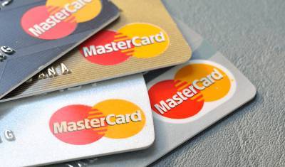 Mastercard поднимет для россиян комиссию за покупки в интернете