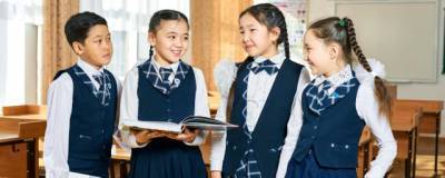 Казахстанских школьников освободили от ношения формы до конца года