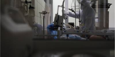 Инфекционная больница Львова заполнена на 112%, пациентов размещают по двое — врач