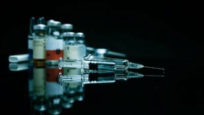 Сколько стоит вакцина от коронавируса на «черном рынке»