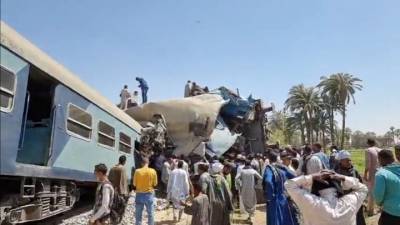 Два пассажирских поезда столкнулись на севере Египта