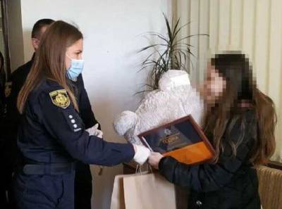 Во Львове 11-летняя школьница помогла задержать напавшего на нее грабителя