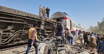 В Египте при столкновении пассажирских поездов более 30 человек погибли и 60 пострадали — видео