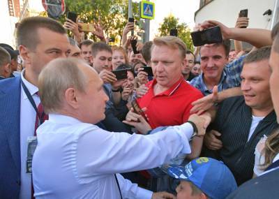 "Если чего-то нельзя предотвратить, это надо возглавить": Путину предложили стать блогером