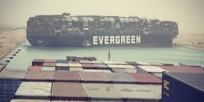 Авария с контейнеровозом Ever Given в Египте - цены на товары первой необходимости взлетят, если не разблокировать Суэцкий канал в ближайшее время - ТЕЛЕГРАФ