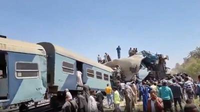 В Египте столкнулись пассажирские поезда, более 30 человек погибли