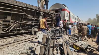 32 человека погибли при столкновении поездов в Египте