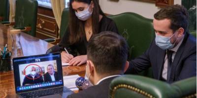 Довыборы на Прикарпатье: Зеленский использует официальные совещания для агитации за Василия Вирастюка — Опора