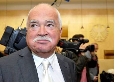 «Скелеты из шкафа» партии ХСС: депутат получил 11 млн евро от миллиардера