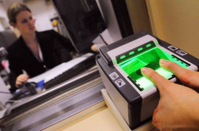 Иностранцы должны подавать биометрические данные при оформлении украинских виз