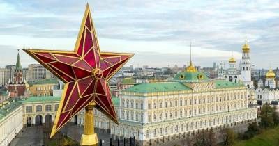 Как пятиконечная звезда заменила двуглавого орла на башнях Московского Кремля