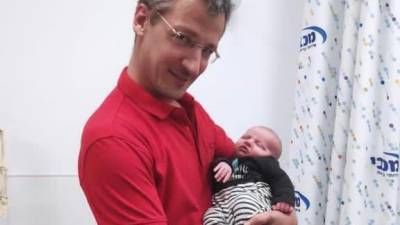 Женщина в Реховоте пришла в поликлинику и неожиданно родила