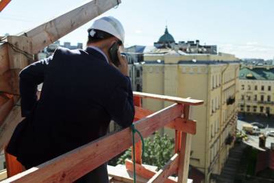 Почти 100 исторических зданий отремонтируют в Петербурге