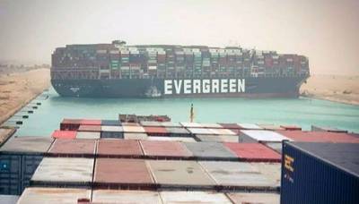 Мировая торговля теряет $400 млн в час из-за блокировки Суэцкого канала