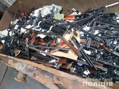 В Днепре полиция переплавила 1,5 тонны оружия: видео