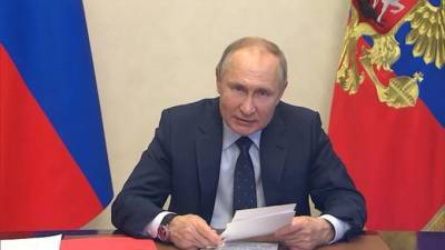 Путин предложил принять всемирные законы о киберпространстве