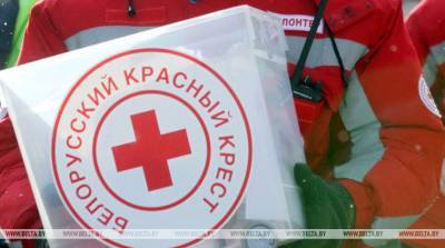 Сотрудники службы Красного Креста "Дапамога" ежегодно помогают примерно 1,5 тыс. подопечным