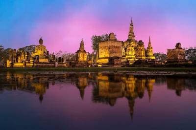 Таиланд сокращает карантин для иностранных туристов и мира