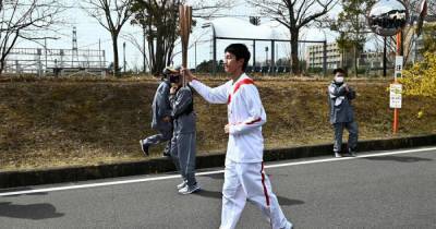 В Японии второй день подряд гаснет факел олимпийского огня