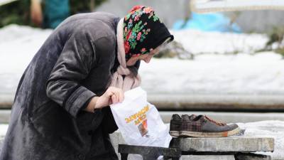 «Бедность выросла на 10 пунктов»: Рева отчитал Зеленского за нищету на Украине