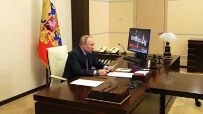 Путин и сотрудники Кремля отчитаются о доходах до 1 апреля