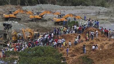 В Колумбии не менее 15 шахтеров оказались под завалом