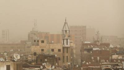 Три человека погибли и 23 пострадали при обрушении дома в Каире