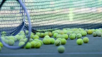 Медведев стартовал с победы на теннисном турнире серии "Мастерс" в Майами