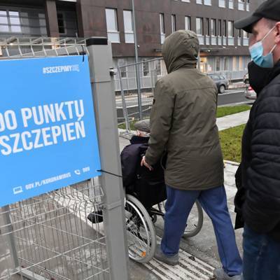 Польша ужесточает карантин в связи с ростом заболеваемости ковидом и смертности