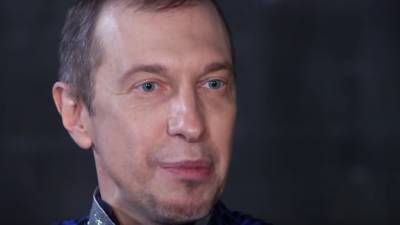 Критик Сергей Соседов рассказал, кто из российских звезд поет под фонограмму