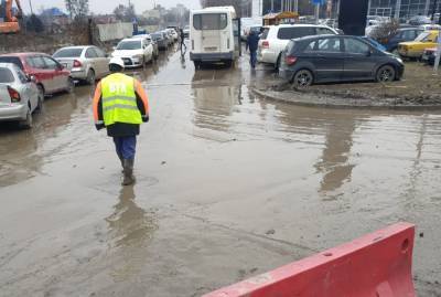 Ростовчане жалуются на затопленный проход на мосту по Малиновского