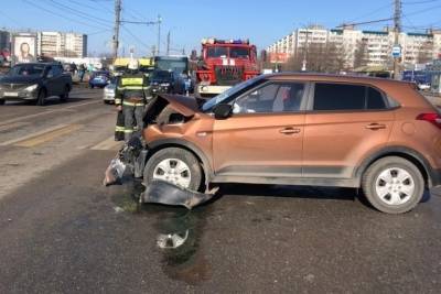 В Твери из-за пьяной женщины за рулём в аварии пострадали трое