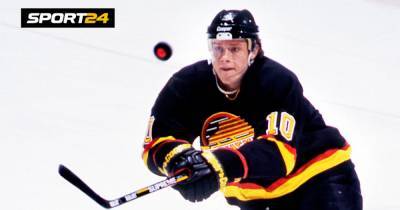 Знаменитый гол русского хоккеиста Буре. Он исполнил сложнейший трюк, умчавшись от легенды НХЛ: видео