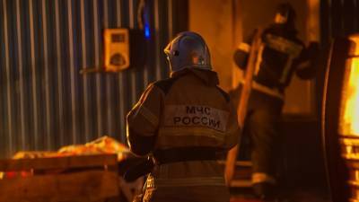Огонь охватил склад "Химпрома" в Новочебоксарске