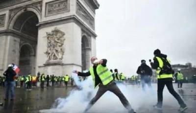 В Париже вынесен приговор «желтым жилетам», разгромившим Триумфальную арку