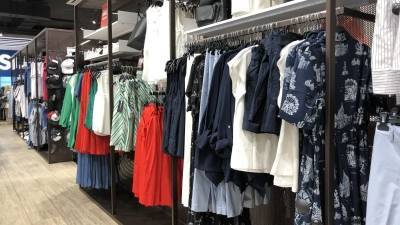 Отказ Китая от брендов H&M и Adidas прокомментировали в США