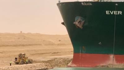 США готовы помочь Египту с разблокировкой Суэцкого канала